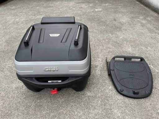 GIVI (ジビ) バイク用 リアボックス 32L 未塗装ブラック B32ND-ADV