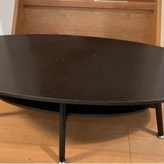 お洒落な楕円形ローテーブル