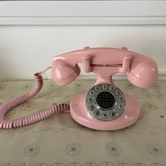 レトロなピンクの可愛いヨーロピアン電話♡
