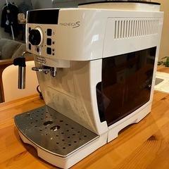 デロンギ　マグニフィカS  エスプレッソマシン　コーヒーメーカー　コーヒーマシン
