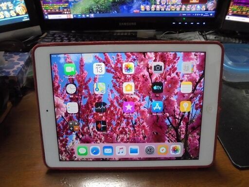 SoftBank　ｉＰＡＤ　Ａｉｒ　Ｗｉ－Ｆｉ　セルラー１６ＧＢ　カバー付