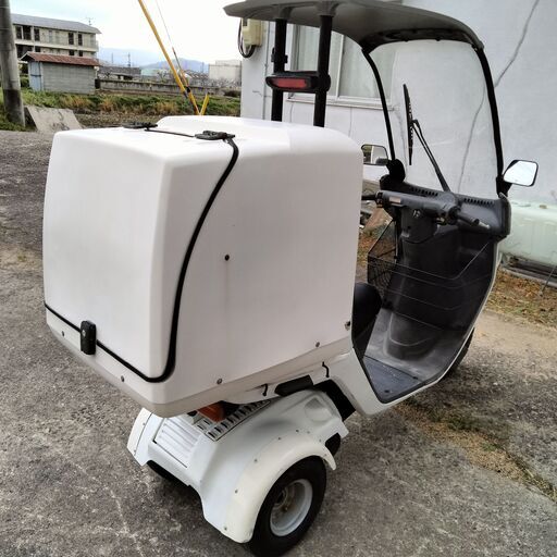ホンダのジャイロキャノピーデカBOX付き。セル一発始動。