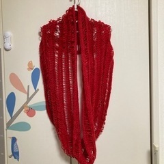 真っ赤　スカーフ