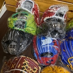 グローブ 新品 硬式 1つ1万5千円程から購入可能 カラー様々 配達可能