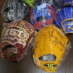 グローブ 新品 硬式 1つ1万5千円程から購入可能 カラー様々 配達可能