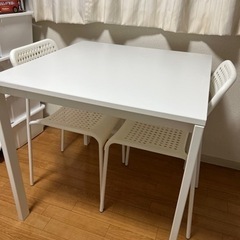 IKEA ダイニングテーブル&椅子２つ