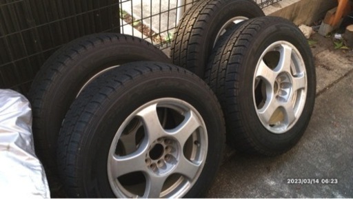 値下げ】スタッドレスタイヤ 205/65 15 アルミホイール付き Y30