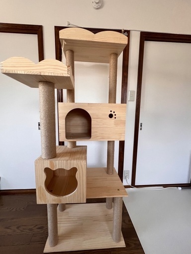 キャットタワー　（ペット用品・猫）