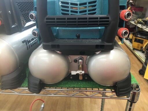 ☆値下げしました☆ マキタ AC462XL コンプレッサー タンク容量