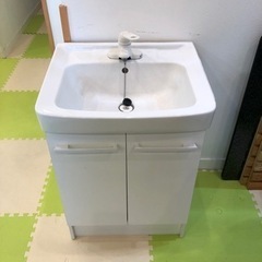 リクシル社製　洗面台（温水機能あり）