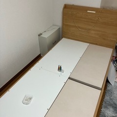 IKEAベッドフレーム　シングル ベットの下の収納付き　(交渉可能)