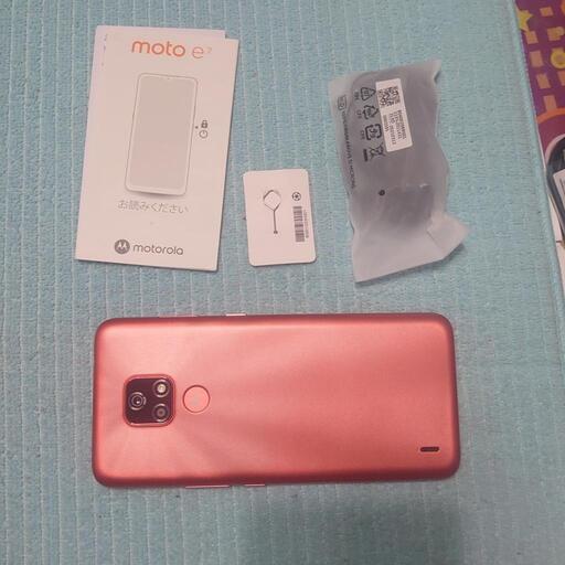 motorola moto E7\nストラップ付き手帳型ケース(赤)