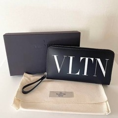 新品　VALENTINO 長財布