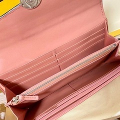 新品　FENDI  長財布