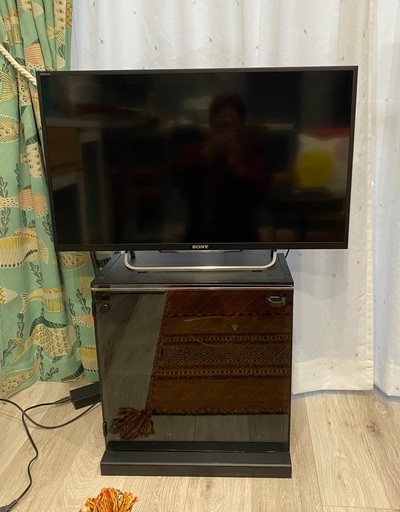32型テレビ（ソニー ブラビア KDL-32W700B)