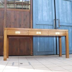 Karimoku(カリモク)の高級ブランドdomani(ドマーニ)よりMorganton(モーガントン)シリーズ コンソールテーブル/ライトコニャックです。デスクやホールテーブルにもおススメです♪DC122