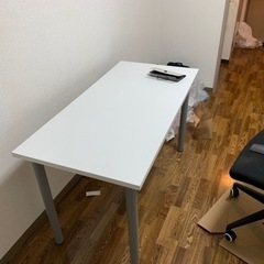 椅子無料　IKEA テーブル