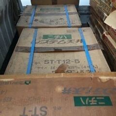 螺旋階段 らせん階段 ドア 収納等