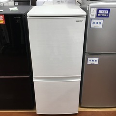 F-102【ご来店頂ける方限定】Hisenseの3ドア冷凍冷蔵庫です