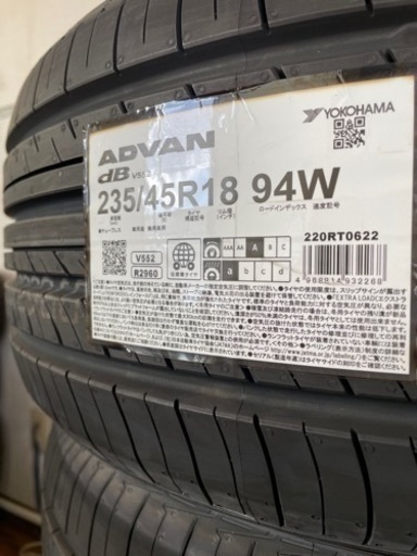 新品未使用　235/45R18 ヨコハマdb