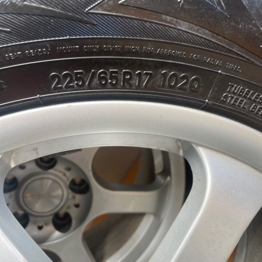 CHRに、はいてました。225×65×17スタッドレス