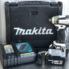 マキタ◇充電式インパクトドライバ◇TD147D◇バッテリー2個◇18V3.0Ah◇