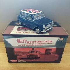 京商ダイキャスト製ミニカー(1/18) Morris Mini Cooper S Mk-1 1275S