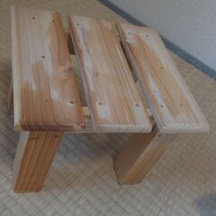 木製の置き台、スツール