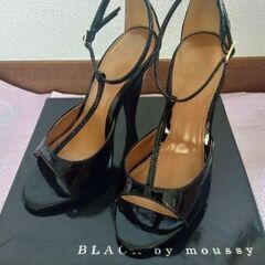 【ネット決済・配送可】新品★Black by moussy サン...