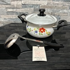 【昭和レトロ】新品未使用品！江尻ホーロー製１８cm両手鍋、お玉セット