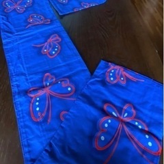 鮮やかな青に蝶の模様　の浴衣
