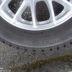 急募最終値下今週末まで、げスタッドレスタイヤとアルミホイル4本バリ山美品使用1と月