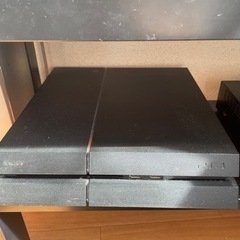 PS4 本体＋コントローラー2つ