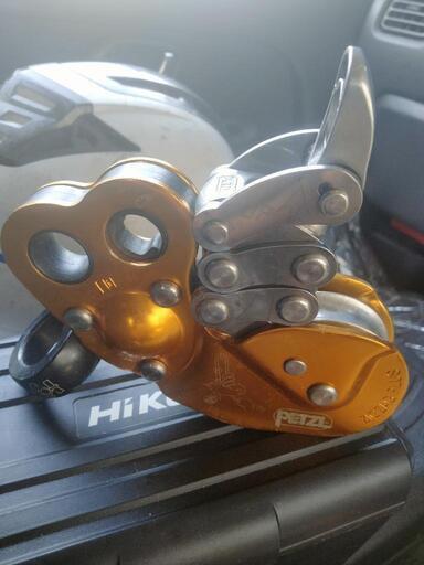 登山 クライミング  ペツル Petzl\n\n  ペツル  ジグザグ  ２００００円