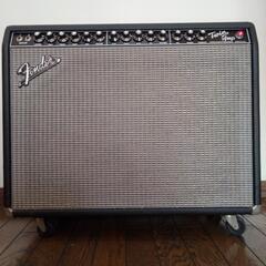 Fender USA の真空管アンプ  ツインです 100 W ...