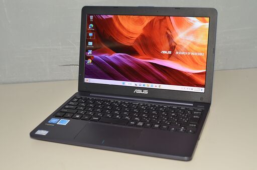 ASUS E203NAH Celeron/メモリ4GB/HDD500GB