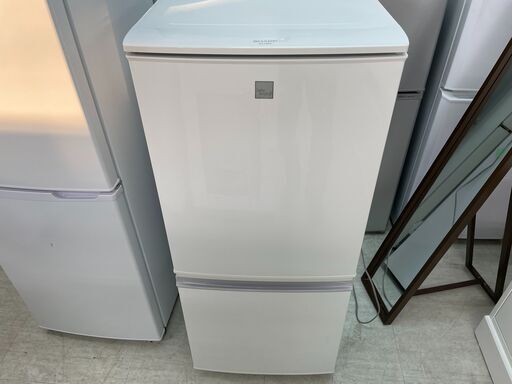 シャープ 2ドア冷蔵庫2018年製！　 (137L・つけかえどっちもドア) ホワイト系