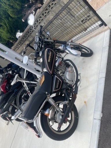 SUZUKI スズキ　GN125-F2