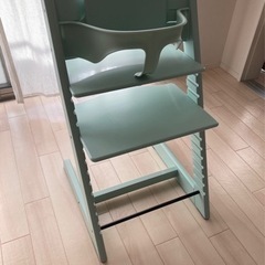 《ストッケ　トリップトラップ》（本体＋ベビーセット）