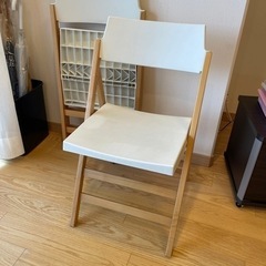 折り畳み椅子(24日(金)17:00までに取りに来れる方)