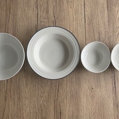四つのお皿