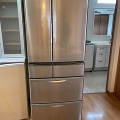 冷蔵庫  10年前に購入しました。かかくは16万円くらいです。牛...