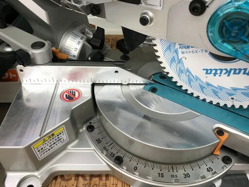 マキタ 美品 LS610D 充電式スライドマルノコ 本体のみうるま市田場
