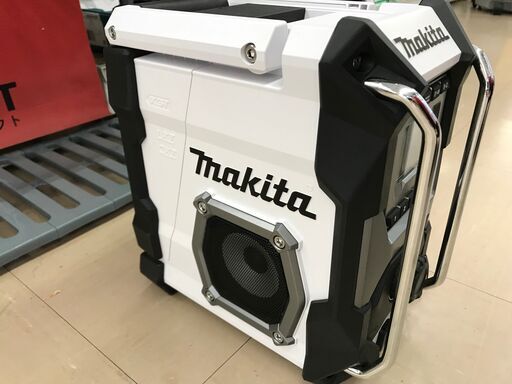 ✨マキタ 中古美品 MR001GZW 充電式ラジオ アダプタ付✨うるま市田場 ...