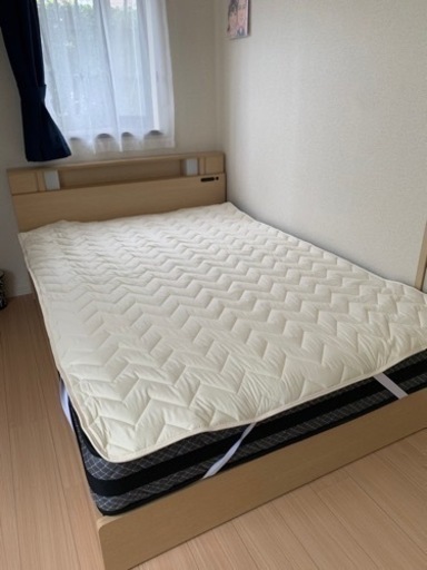 東京インテリア ダブルベッド、マットレス - ベッド