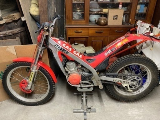 トライアルバイク　ガスガスJTR250  登録書類無し　部品取り車 ばら売り不可 （エンジンかかります。）