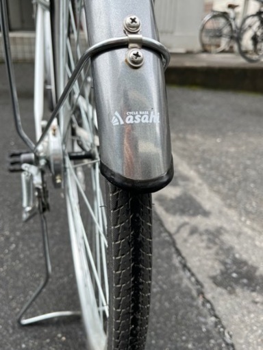 岡山県の自転車 28インチ・白・LEDオートライト【ASAHI】