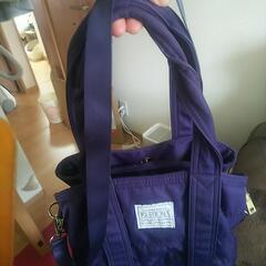 紫色バッグです