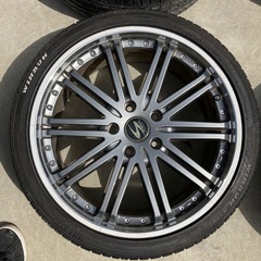 タイヤ・ホイール　215/40R18