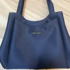 ELLE de ELLE紺色のバッグ